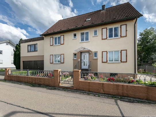 Ihr Traumhaus! Großzügiges Zweifamilienhaus in ruhiger Wohnlage!