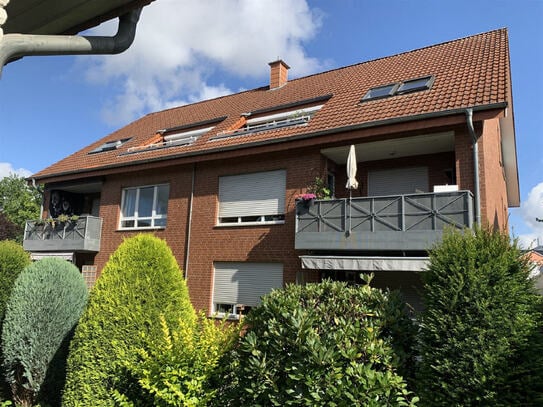 Dachgeschoss-ETW in gepflegtem 6-Familienhaus