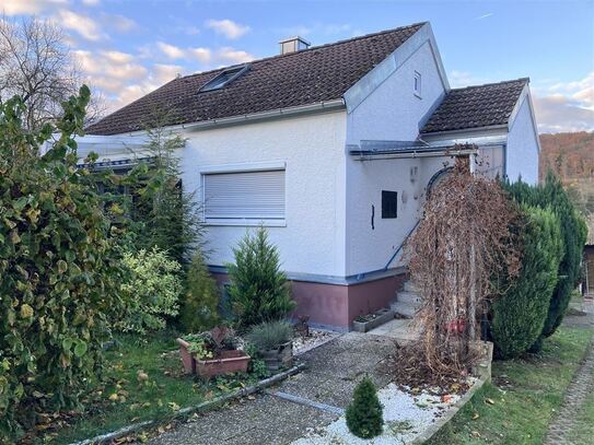 Einfamilienhaus mit ruhigem, eingewachsenem Garten für Sonnenanbeter