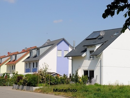 Einfamilienhaus mit Garage - provisionsfrei