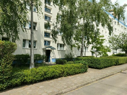 bezugsfreie 2 Zimmer-Wohnung,eigener Gartenanteil,Loggia,Pkw-Stellplatz, in ruhiger -grüner Wohnlage