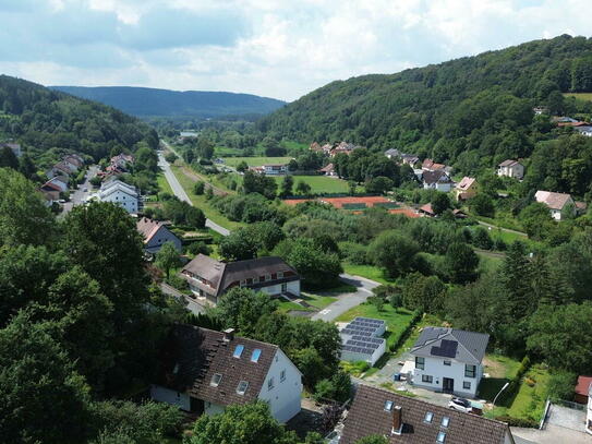 Genießen Sie die ruhige Lage am Waldrand mit Panoramablick - Ein Haus mit viel Potential