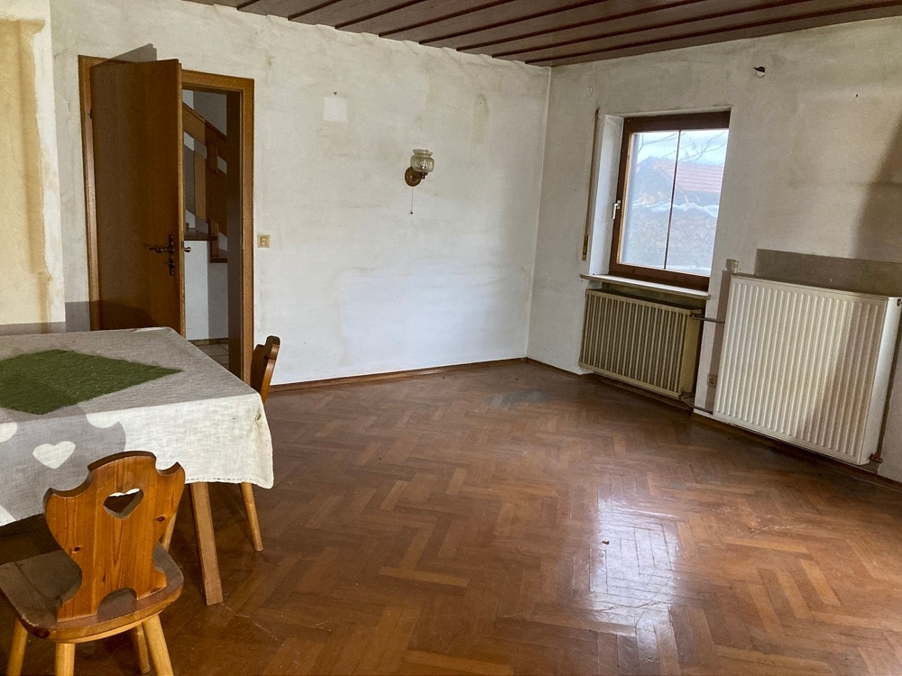 Bereit für neue Ideen! Leerstehendes Bauernhaus auf großzügigem Grundstück – 83301 Traunreut, 83301 Traunreut – Vorschaubild 7