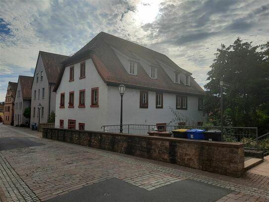 *Veitshöchheim entdecken* 2-Zimmer-Eigentumswohnung im Veitshöchheimer Altort