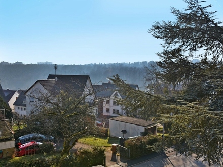 Aussichtslage! Gut geschnittene, helle 3-Zimmer-Wohnung mit Balkon