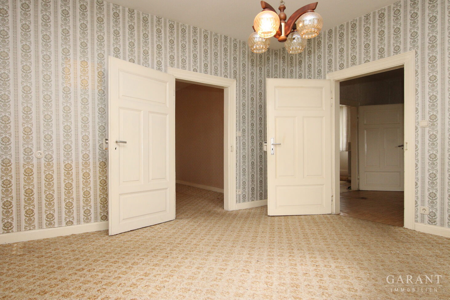 Wer erweckt dieses ältere Einfamilienhaus mit großem Grundstück aus seinem Dornröschenschlaf? – 67661 Kaiserslautern, 67661 Kaiserslautern – Vorschaubild 4