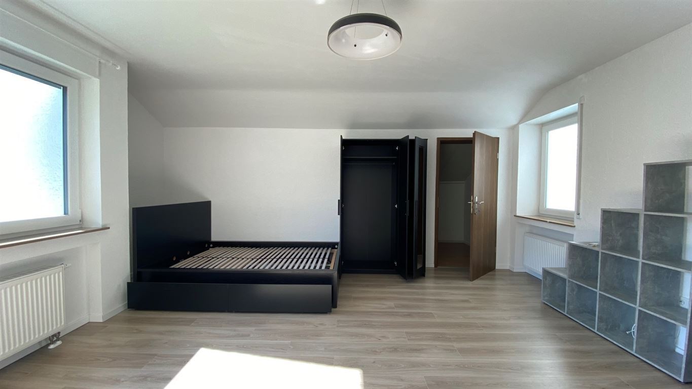 MÖBLIERTES SINGLE-APARTMENT IN RUHIGER LAGE VON REUTTI – 89233 Neu-Ulm, 89233 Neu-Ulm – Vorschaubild 2