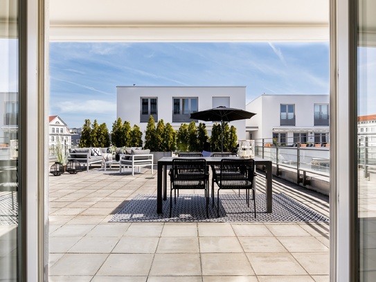 Traumhafte 2-Zi.-Penthouse-Whg. mit Dachterrasse in bester Lage Neuhausens