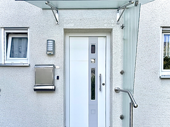 Schönes RMH mit Solaranlage, Loggia, Wintergarten mit Garten und Garage in Bobingen-Siedlung kaufen