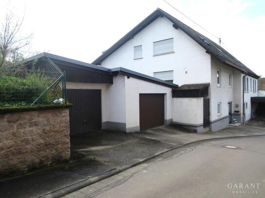 Großzügiges Haus mit schönem Garten, Garage und Carport