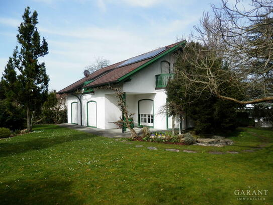 Topp-Haus mit parkähnlichem Garten