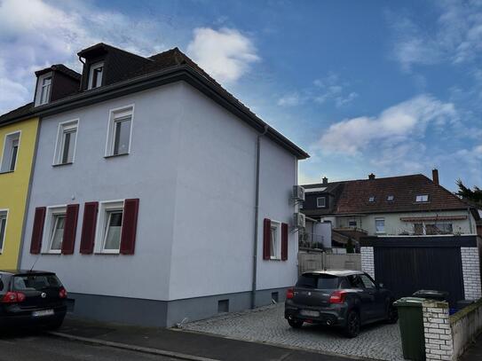 Ein Zuhause mit Charme und Komfort – Gepflegtes Einfamilienhaus als DHH