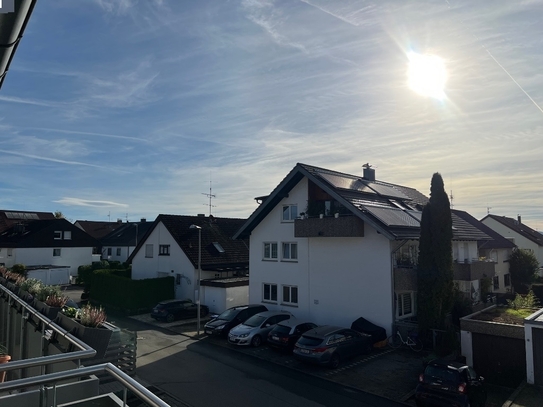 ''Ruhige Lage -Wohnen am Ortsrand von Wolfschlugen - helle 3-Zi.-ETW mit Balkon und Loggia''