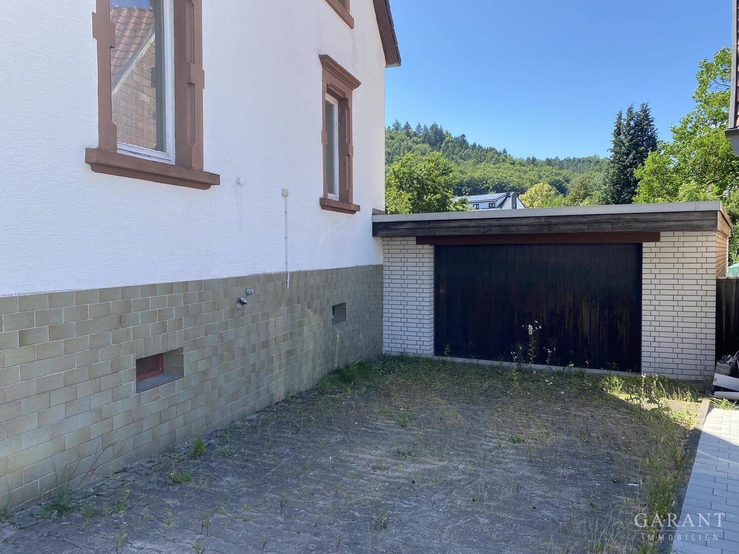 Wer erweckt dieses ältere Einfamilienhaus mit großem Grundstück aus seinem Dornröschenschlaf? – 67661 Kaiserslautern, 67661 Kaiserslautern – Vorschaubild 3