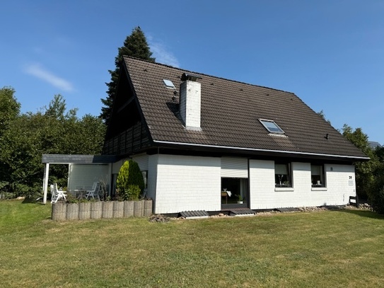 PURNHAGEN-IMMOBILIEN - Großzügiges Einfamilienhaus mit Doppelgarage in ruhiger Lage von Heilshorn