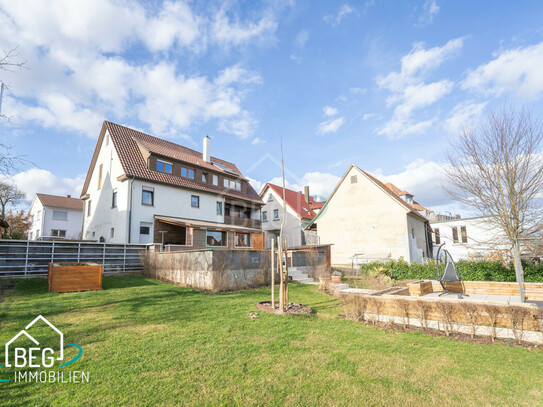 Vielseitiges Zweifamilienhaus mit Gartenparadies und Pool