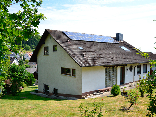 Großer Garten !!! Charmantes Einfamilienhaus mit ELW, Garage, Carport u.v.m. in Premiumlage