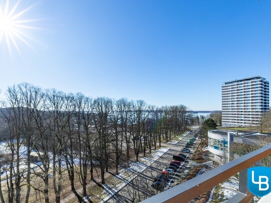 Dem Großen Plöner See ganz nah! Sonnige 2,5 Zimmer-Wohnung mit Balkon