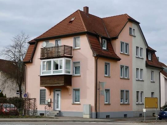 *3-Familien-Wohnhaus in zentraler Lage, modernisiert und saniert*