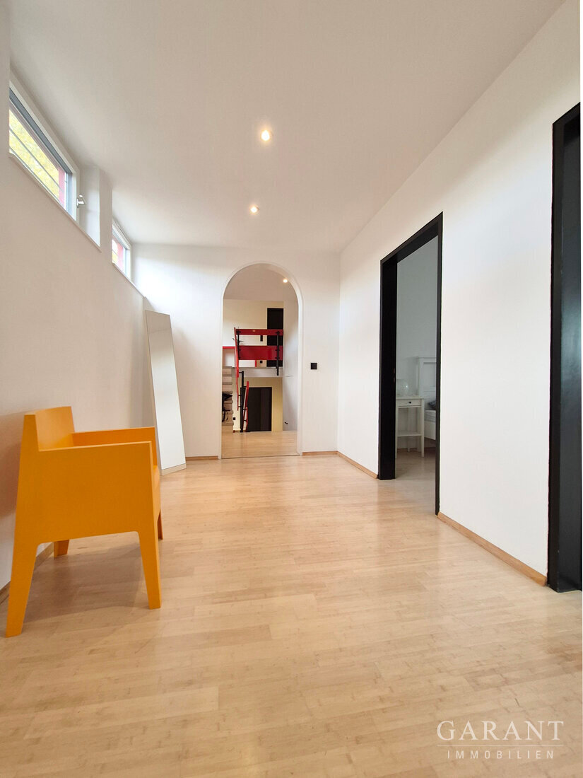 Licht + Raum + Weitblick! - Stilvolles Haus mit schöner Einliegerwohnung und großem Büro - – 71717 Beilstein, 71717 Beilstein – Vorschaubild 11