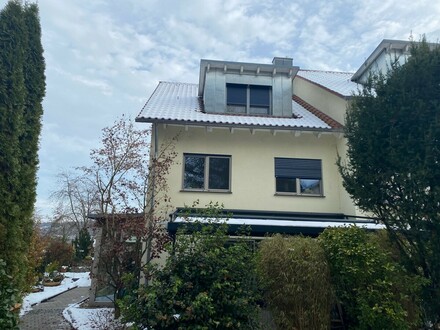 Hochwertiges Einfamilienhaus schön gelegen in Remseck a. N. mit 3 TG-Stellplätzen. + 1 Stellplatz