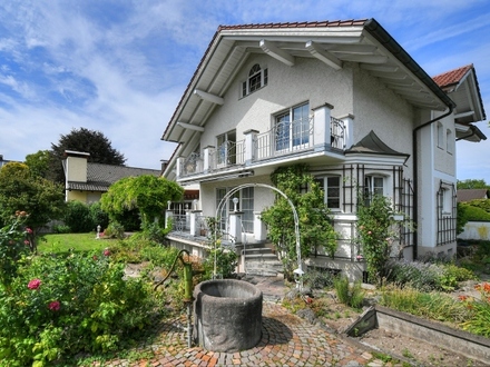 Charmantes EFH (Villa) mit Einliegerbereich/Doppelgarage - in beliebter Lage von Rosenheim