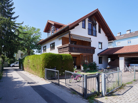 Freilassing Zentrum. Gepflegtes 2 bzw. 3 Familienhaus in zentraler Lage - mit schönem Garten