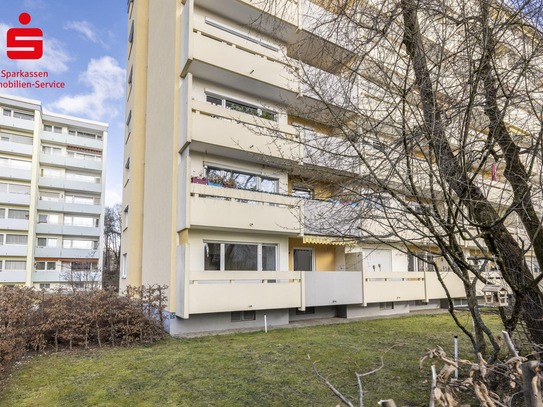 Freie und frisch renovierte 3-Zimmer-Wohnung im Hochparterre zum Selbstbezug!