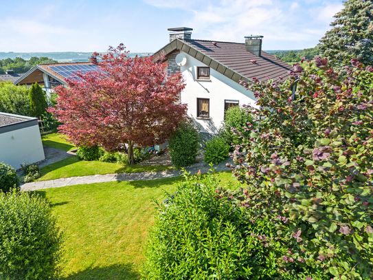 Weingarten - Oberstadt Großzügiges Familiendomizil mit ELW in naturnaher Randlage