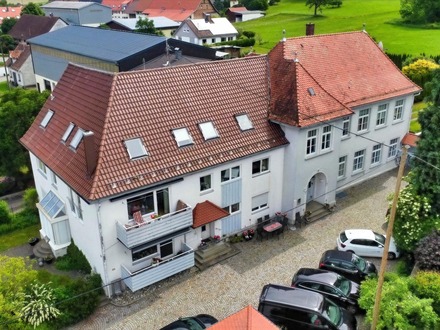 Nicht alltägliches Mehrfamilienhaus mit Gewerbeeinheit in Bad Waldsee