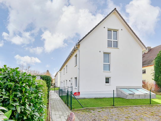 ERSTBEZUG! Attraktive Neubau-Doppelhaushälfte in familienfreundlicher Umgebung