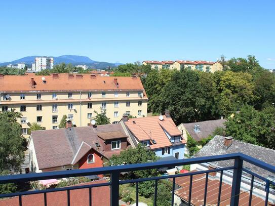 Wohnung mit Retro-Charme und traumhaftem Ausblick!