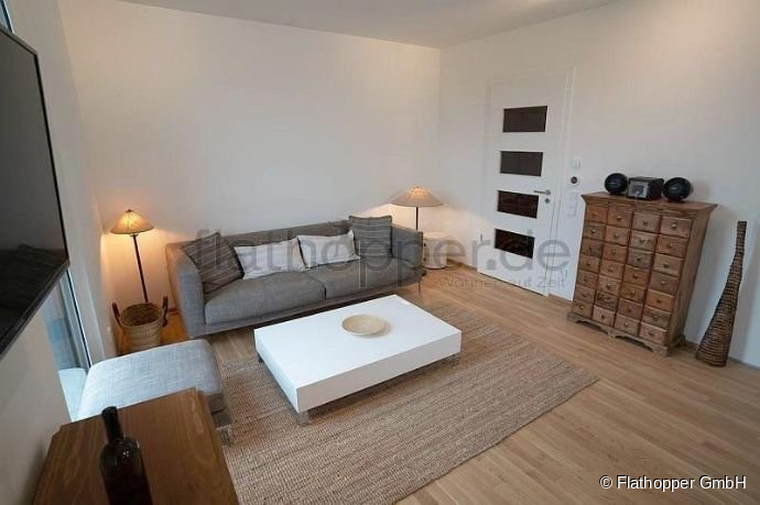                                                               Stilvoll möblierte 3-Zimmer-Wohnung mit Loggia - Gronsdorf / Haar - S-Bahn Nähe                                                       in Haar (München)