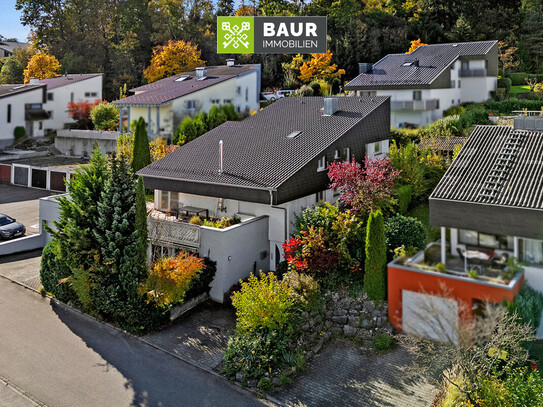 360° |Zeitnah bezugsfrei! Schicke 2,5-Zimmer-Hanggeschosswohnung mit Terrasse und Stellplatz in Berg