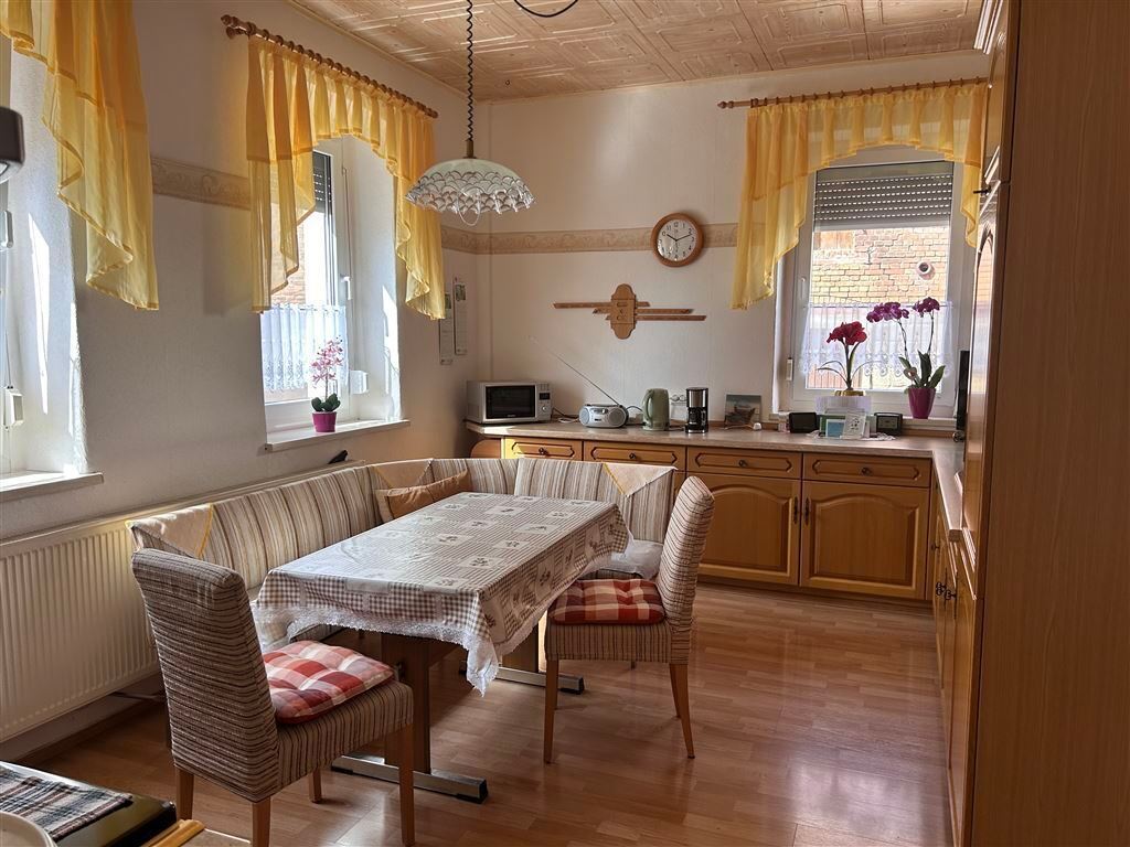 Ihr privates Refugium: Mehrfamilienhaus mit Nebengebäuden und großem Traumgrundstück – 06679 Hohenmölsen, 6679 Hohenmölsen – Vorschaubild 5