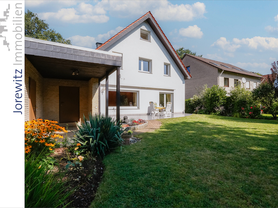 Bi-Mitte - Am Grüngürtel der Stauteiche: Dreifamilienhaus mit schönem Garten und Doppelgarage