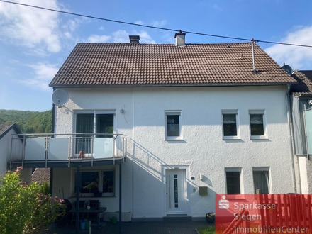Top gepflegte Doppelhaushälfe mit großem Raumangebot und Garage in Wilnsdorf-Obersdorf