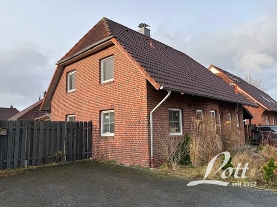 **Familienfreundliches Einfamilienhaus mit Carport in Halsbek**