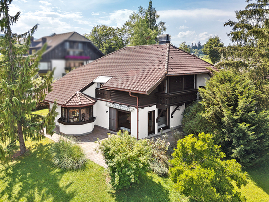 Schön klassisch! Landhausvilla mit MONDSEEBLICK!