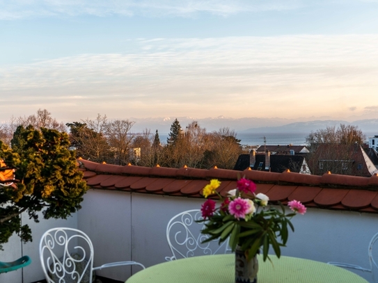 Friedrichshafen - Unverbaubarer Blick auf den See und in die Alpen! Maisonette-Whg. mit Dachgarten..