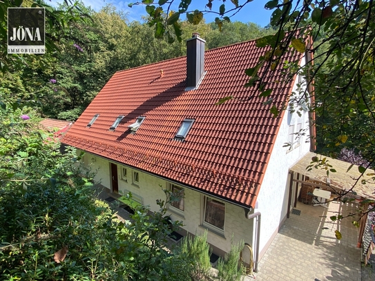 Zweifamilienhaus in ruhiger Lage am Waldrand