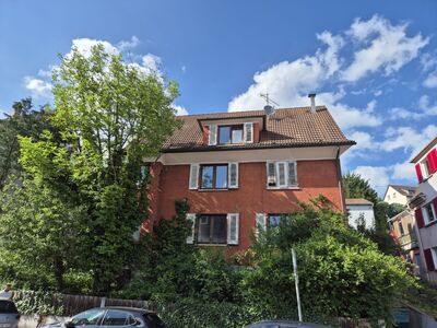 **Mehrfamilienhaus mit Praxisfläche in guter Wohnlage**