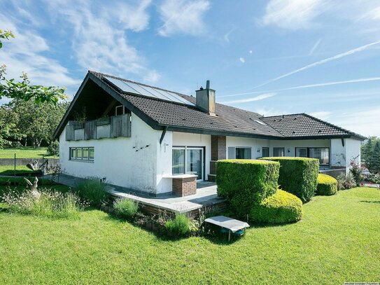 Großes Einfamilienhaus in bester Lage und mit Ausbaupotenzial!