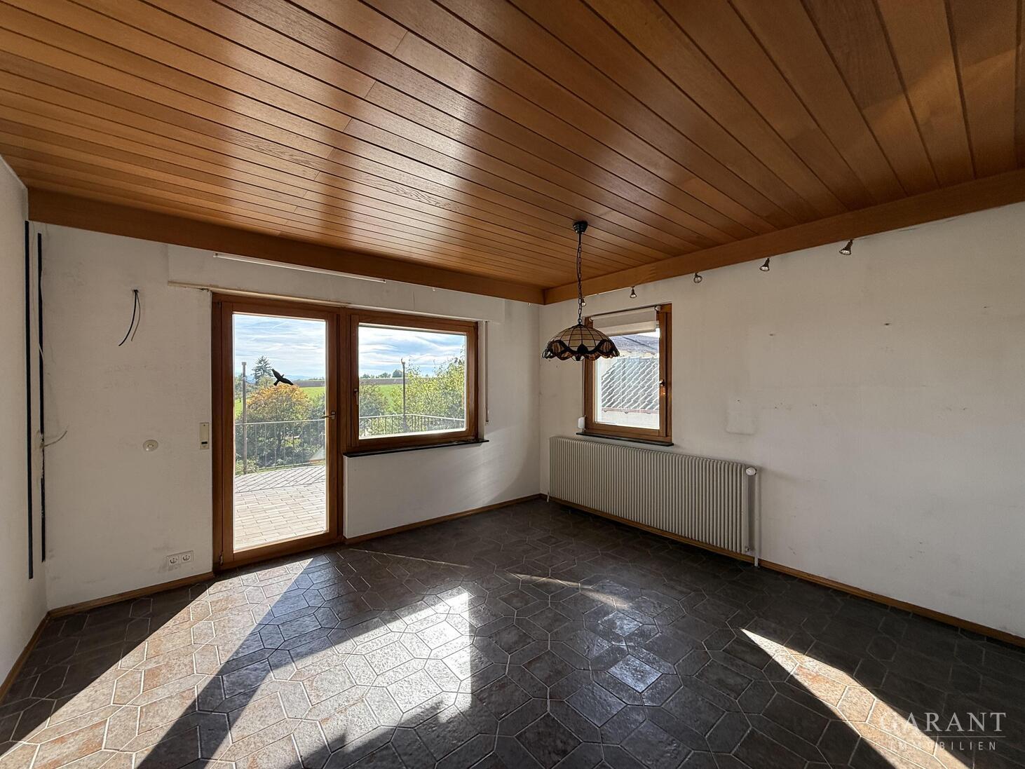 Ihr Zuhause im Grünen: Großes Grundstück, Ruhe & Weitblick in Tübingen-Pfrondorf! – 72074 Tübingen, 72074 Tübingen – Vorschaubild 9