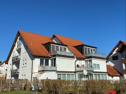 Offen geschnittene und helle Wohnung unterm Dach...