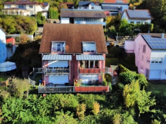 4-Zimmer-Wohnung mit Gartenanteil und wunderschöner Aussicht ins Kochertal