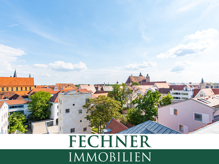 Besondere Altstadt-Wohnung mit Aufzug / TG-Stellplätzen / Einbauküche / Balkon / Gäste-WC u.v.m.