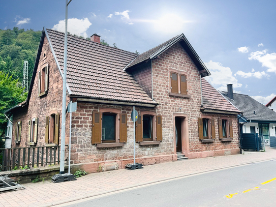 Charmantes Einfamilienhaus in Weidenthal: Großzügiges Wohnen in idyllischer Umgebung