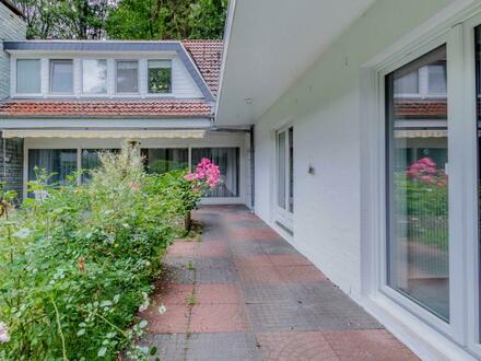 Einmalige Gelegenheit: Großzügige 4-Zimmer-Erdgeschoss-Wohnung mit Garten am Weyerberg in Waldlage