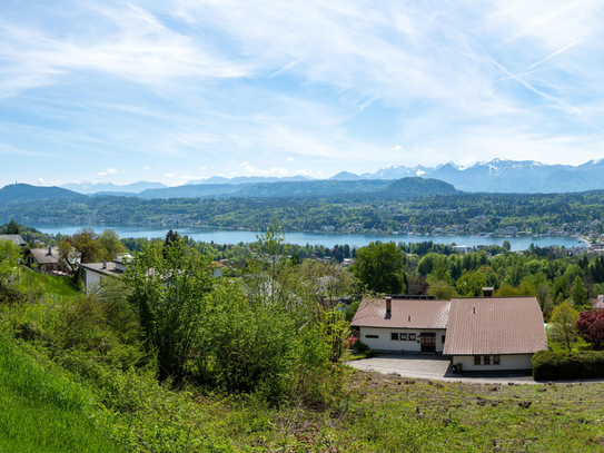 Baugrundstück mit eindrucksvollem See- und Bergblick